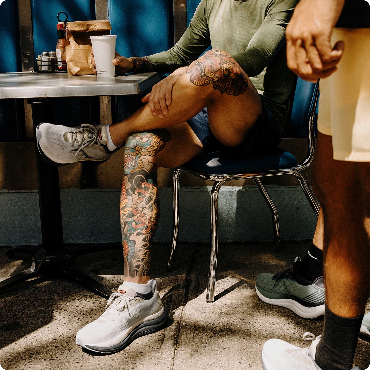 TRIUMPH 23 - BLACK/WHITE