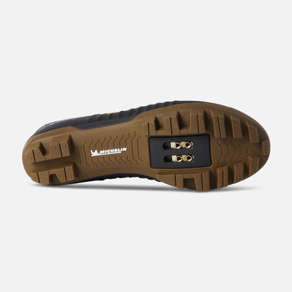 ZAPATILLAS DMT GK1 (GRAVEL) BLACK/OCRA