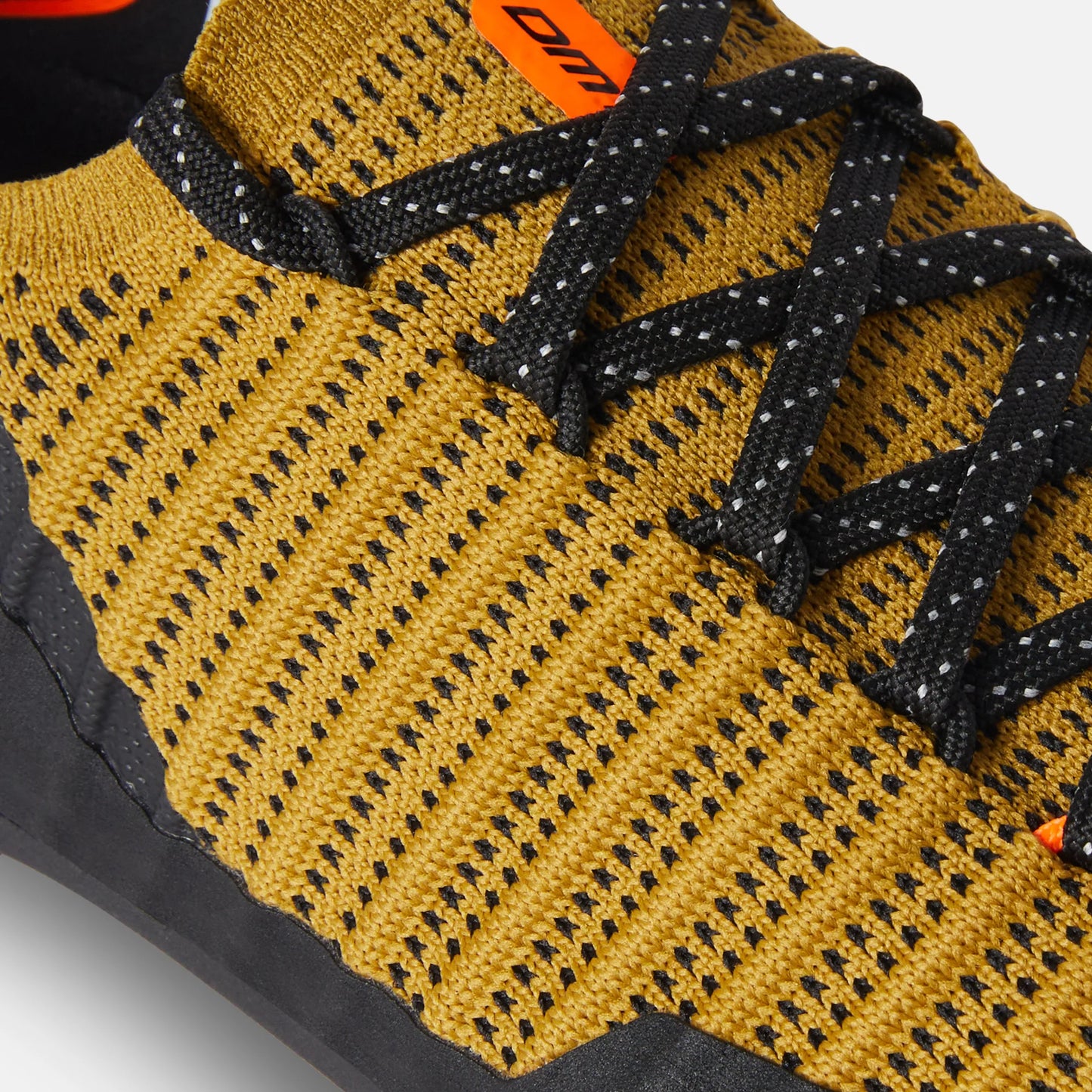 ZAPATILLAS DMT GK1 (GRAVEL) BLACK/OCRA