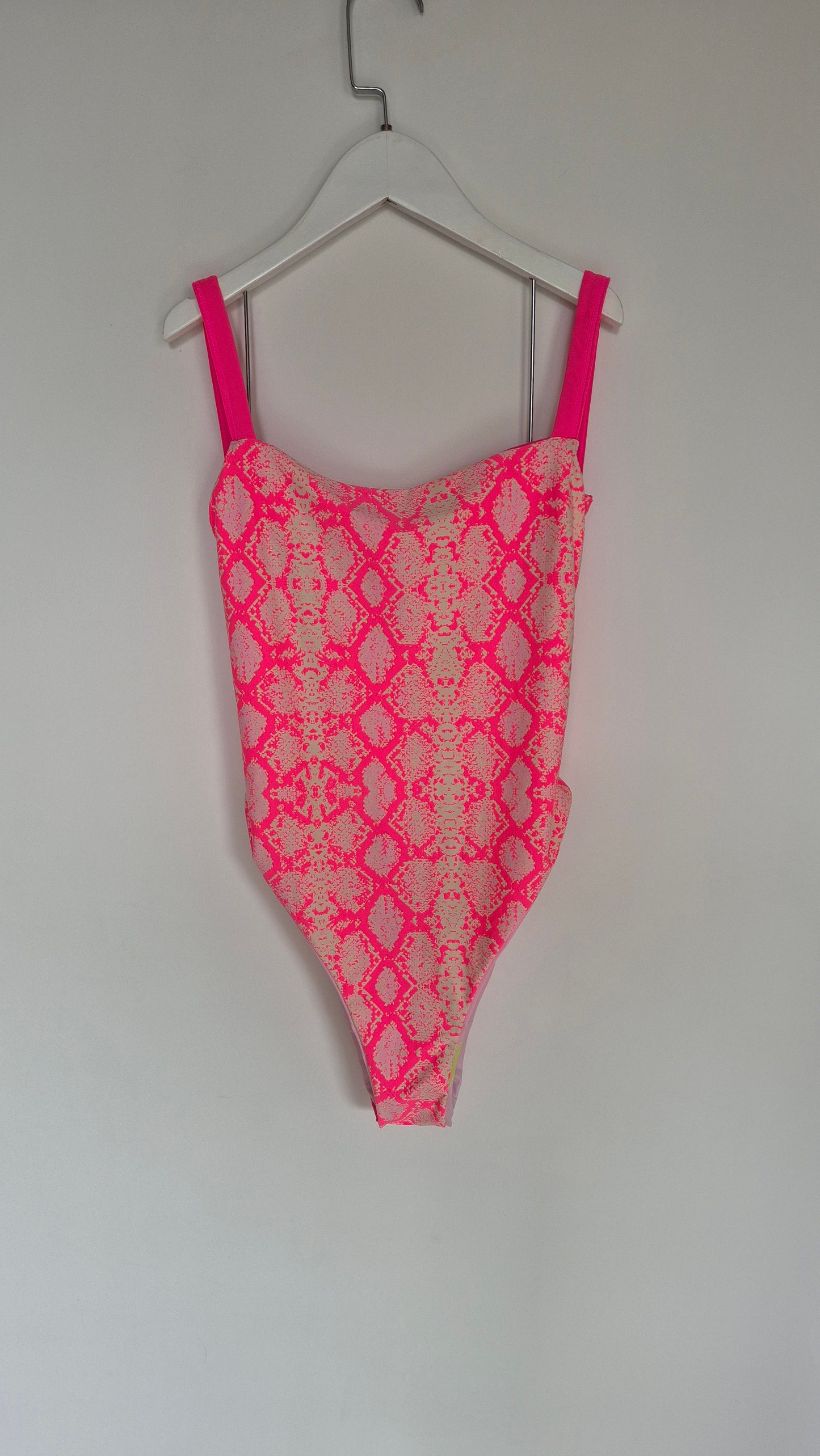 Entero - Pink Radiant Palmery
