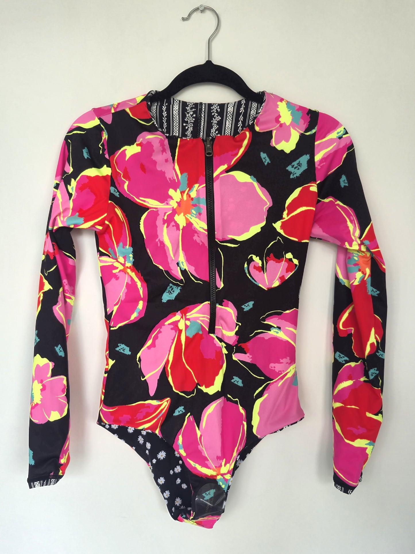 Entero - Voctorian Wall Adeline