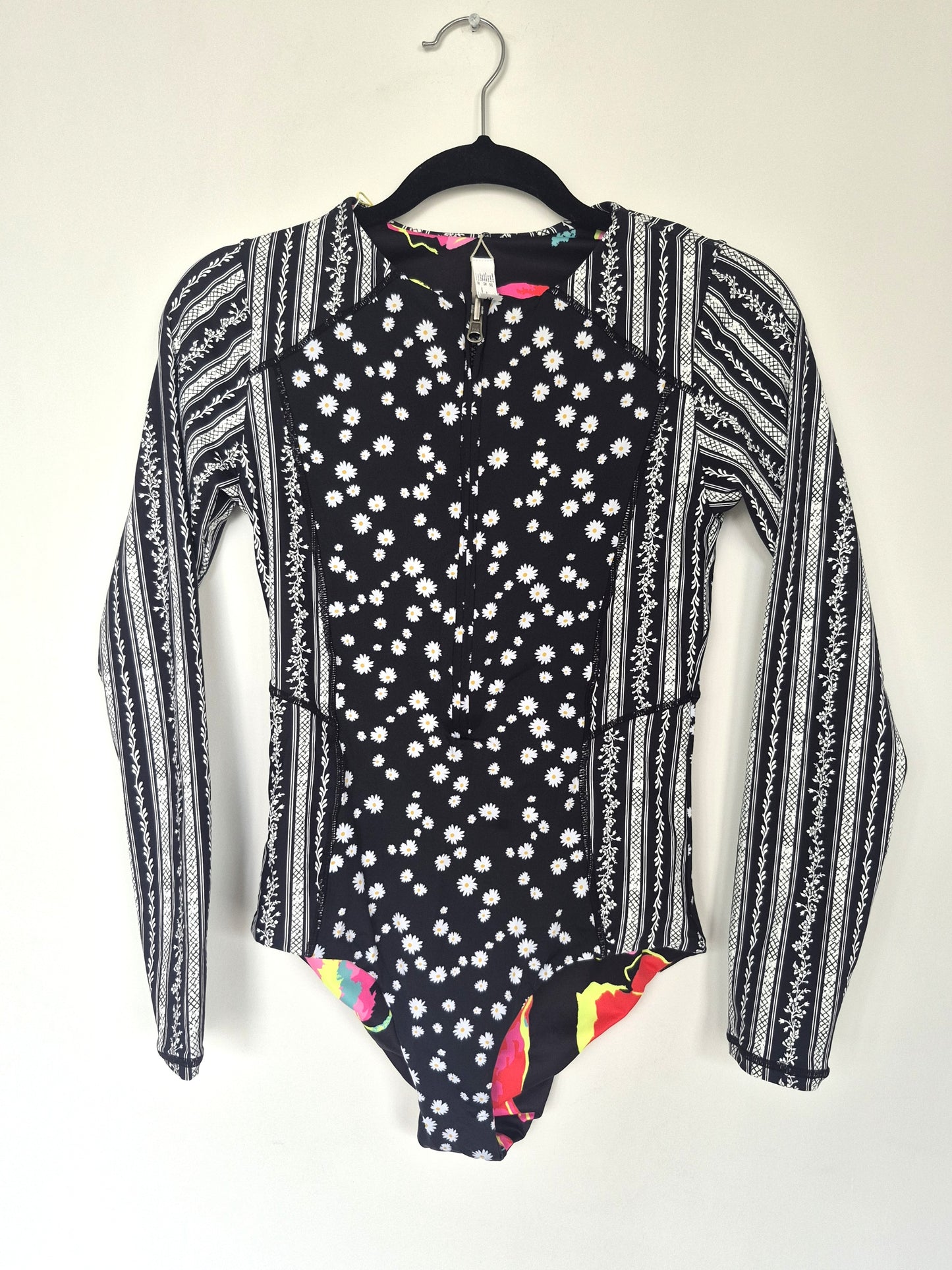 Entero - Voctorian Wall Adeline